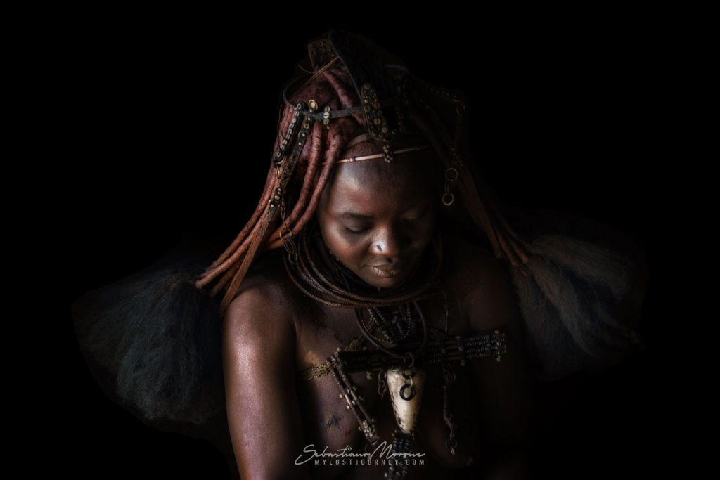 Ritratto drammatico donna Himba